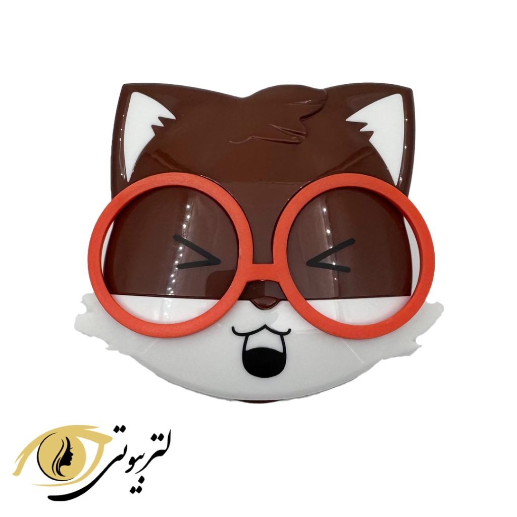 لنزپک گربه قهوه ای